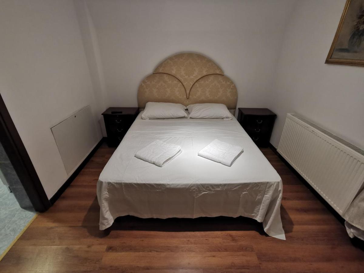 Vila Deal Négyfalu Kültér fotó