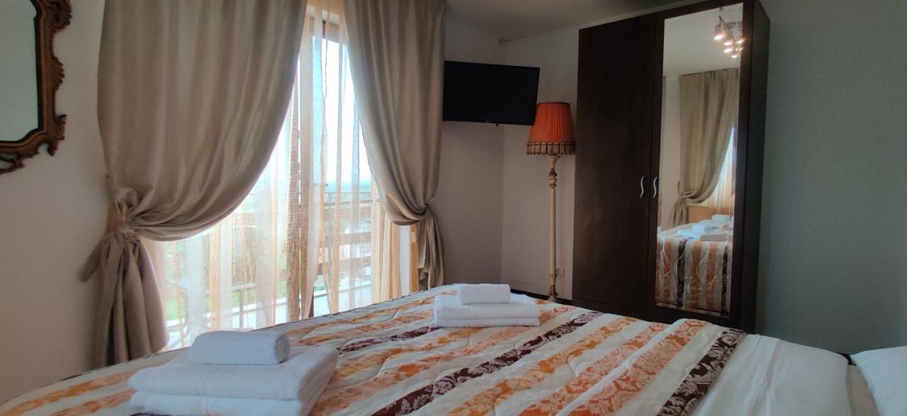 Vila Deal Négyfalu Kültér fotó